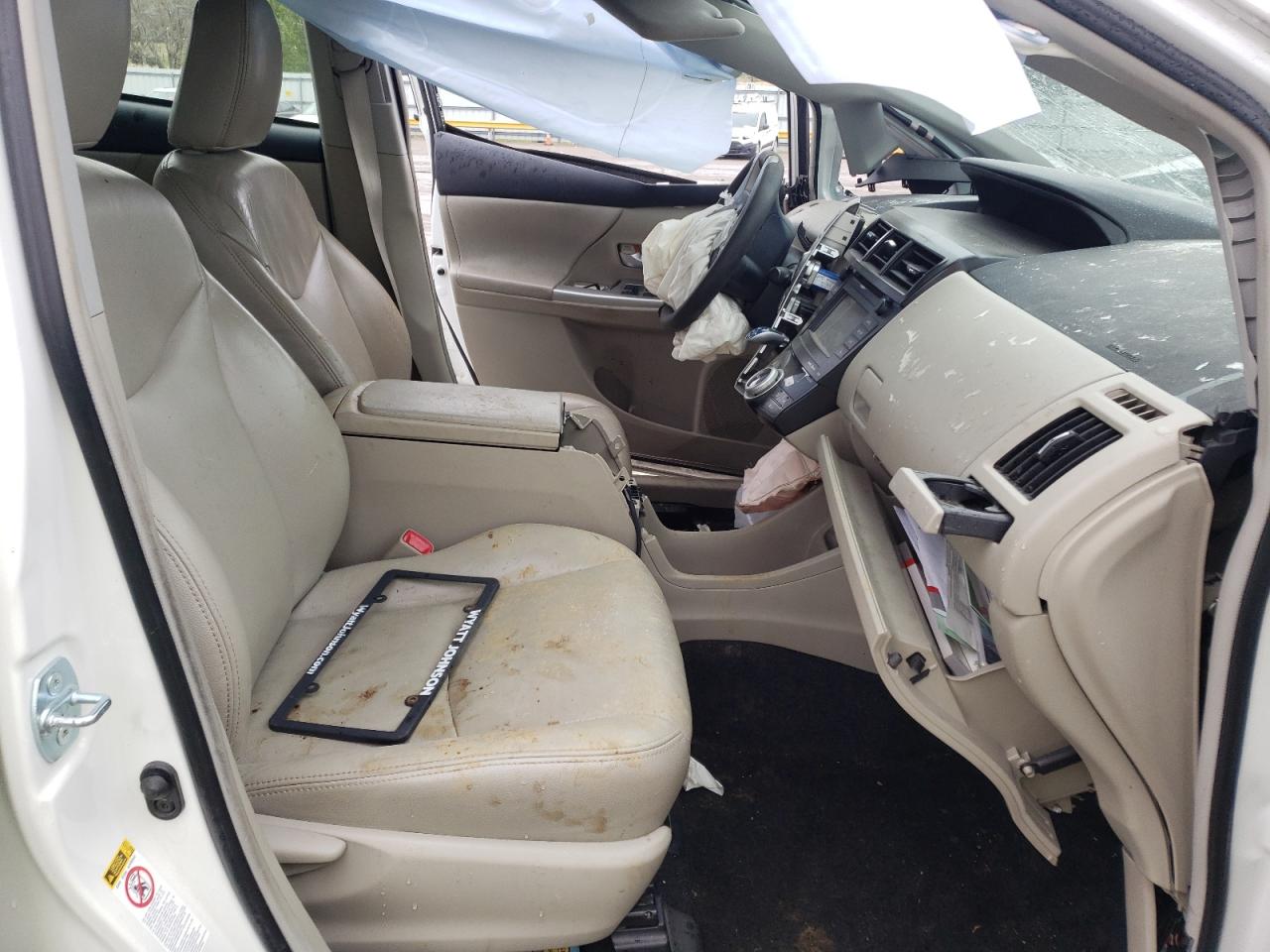 Photo 5 from auction – 2014 TOYOTA PRIUS V with VIN JTDZN3EU7E3354111