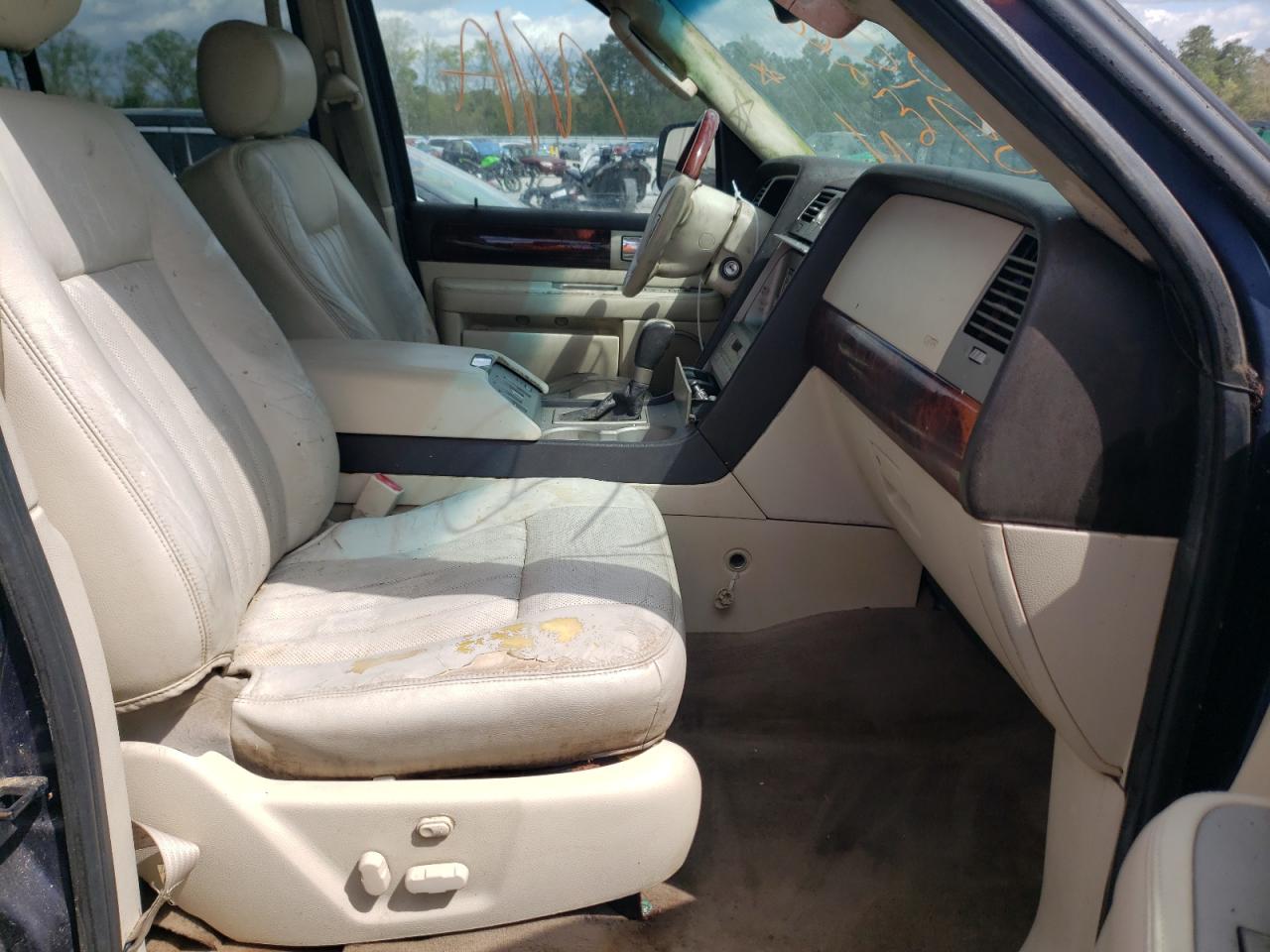 Photo 5 from auction – 2003 LINCOLN NAVIGATOR with VIN 5LMFU28R23LJ10119