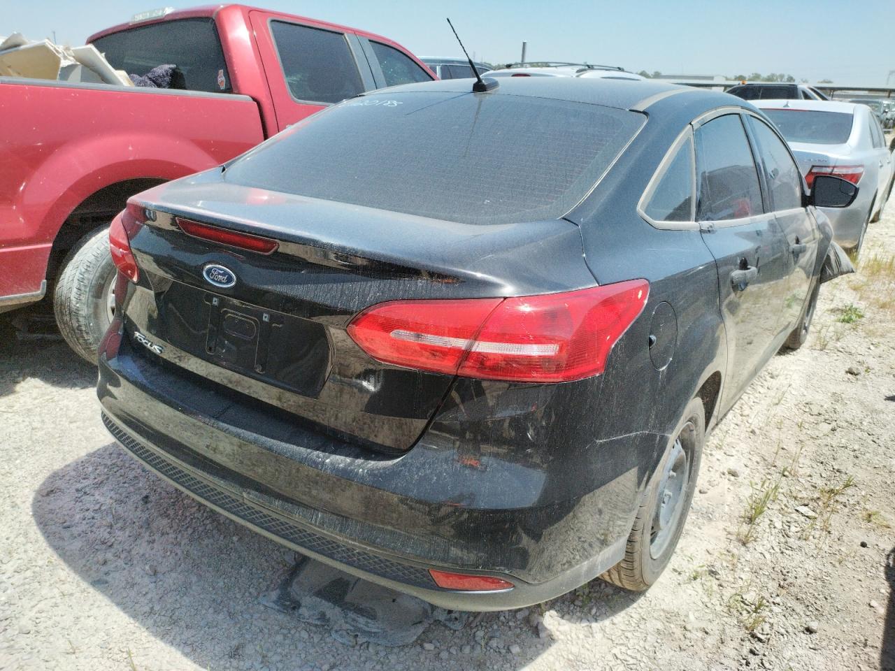 Photo 4 from auction – 2018 FORD FOCUS S with VIN 1FADP3E20JL302354
