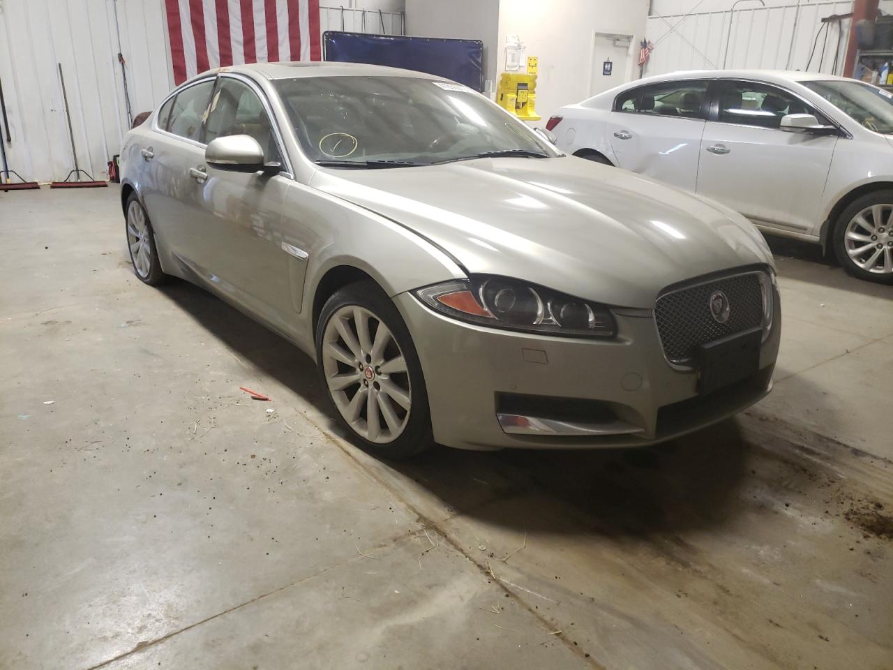 JAGUAR XF 2014 con VIN SAJWJ0EF2E8U22768 - Foto de la subasta