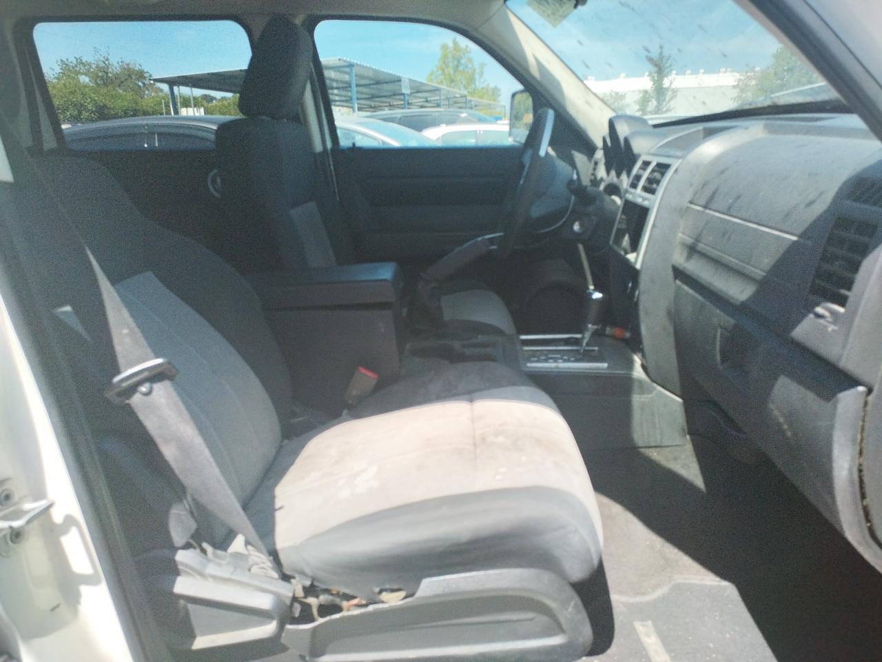 Photo 5 from auction – 2008 DODGE NITRO SXT with VIN 1D8GU28K58W288905