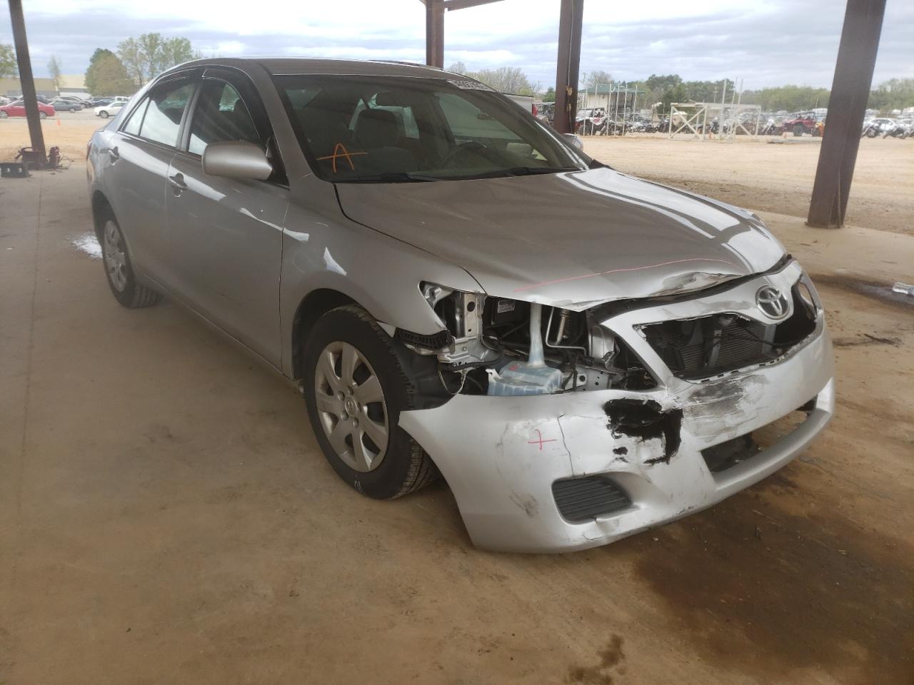 TOYOTA CAMRY BASE 2011 مع رقم تعريف المركبة 4T1BF3EK8BU129632 - صورة من المزاد