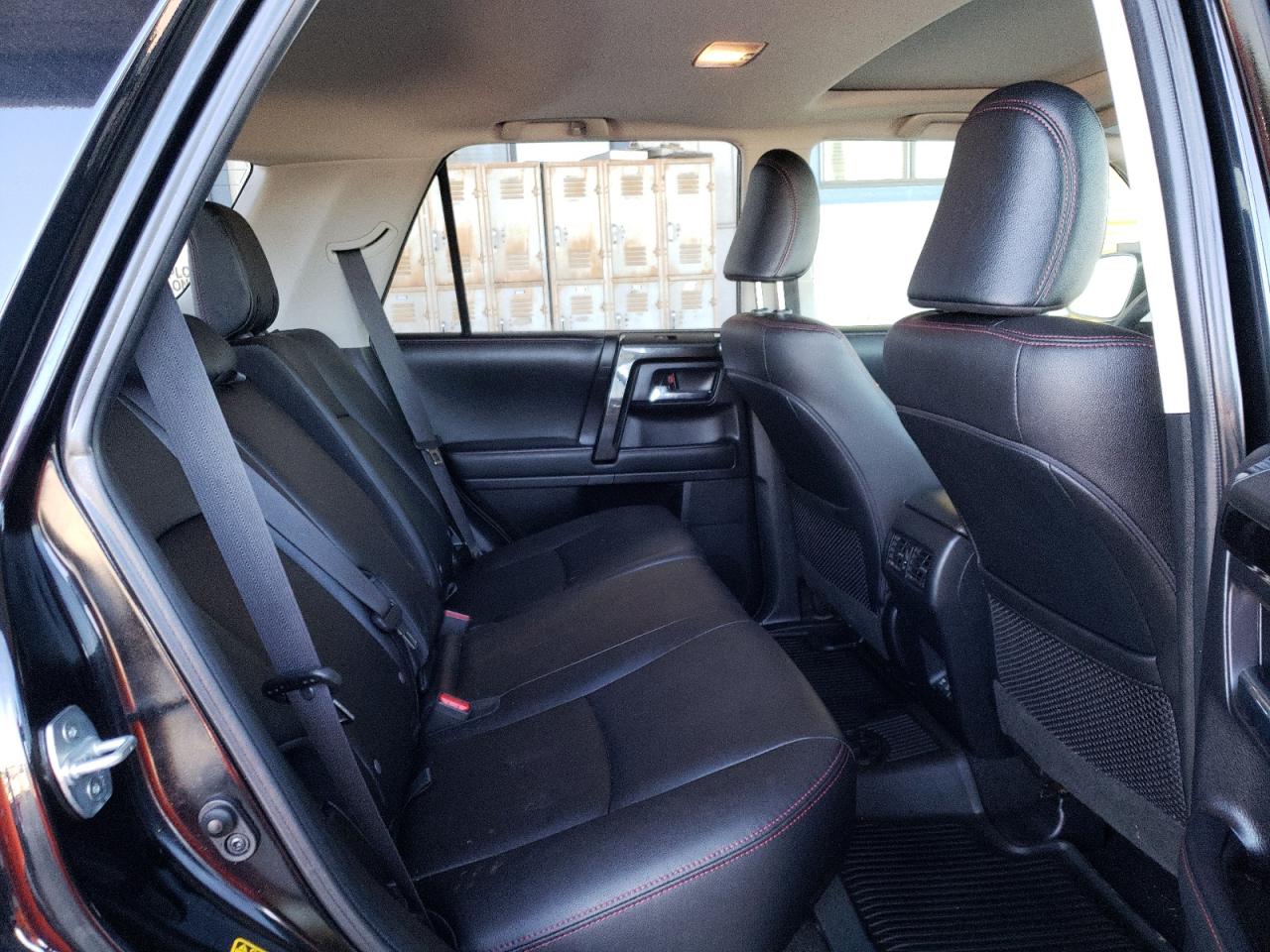 Photo 6 from auction – 2020 TOYOTA 4RUNNER SR with VIN JTEBU5JR2L5785678