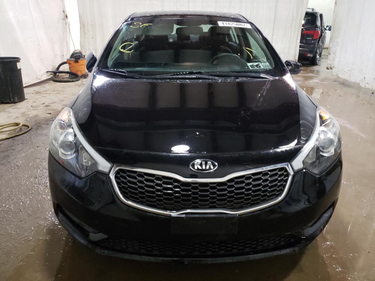 Photo 9 from auction – 2016 KIA FORTE LX with VIN KNAFK4A62G5543018