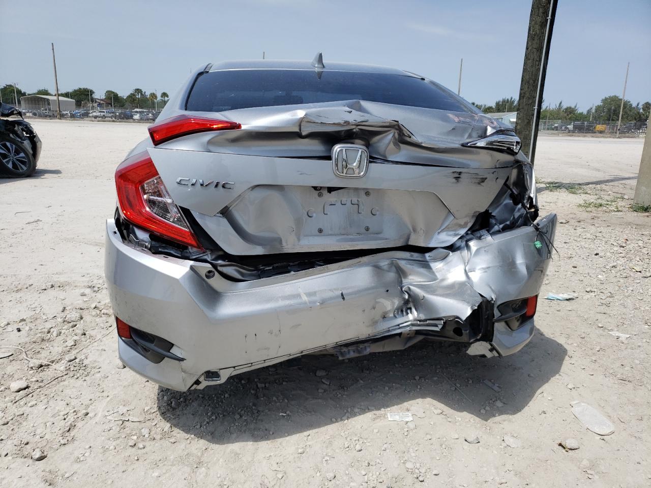 Photo 9 from auction – 2017 HONDA CIVIC EX with VIN 19XFC2F71HE056422