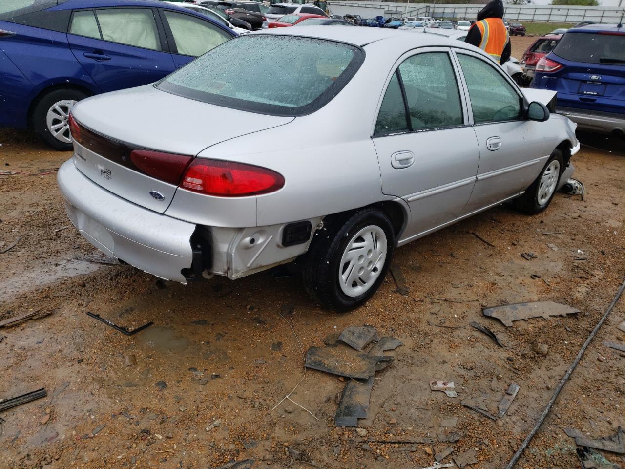 Photo 4 from auction – 2002 FORD ESCORT with VIN 3FAFP13P32R220634