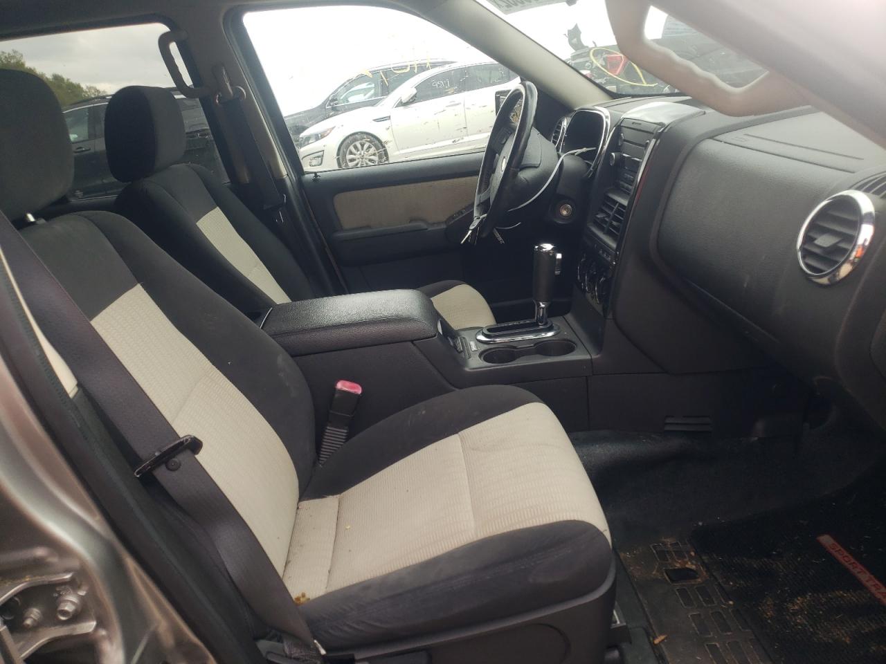 Photo 5 from auction – 2008 FORD EXPLORER S with VIN 1FMEU53E38UB16226