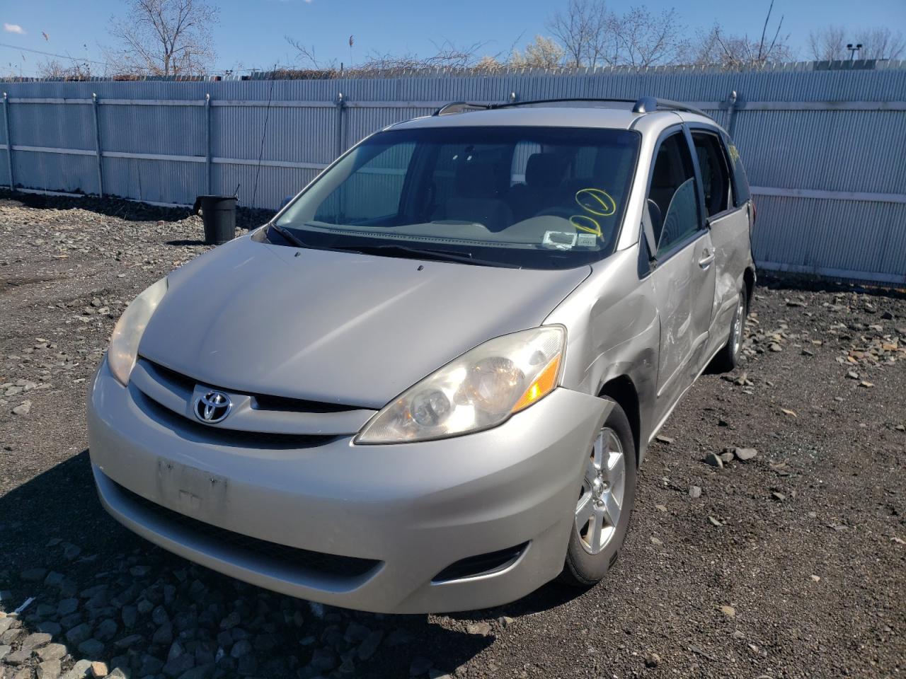 Photo 2 from auction – 2010 TOYOTA SIENNA with VIN 5TDKK4CCXAS333711