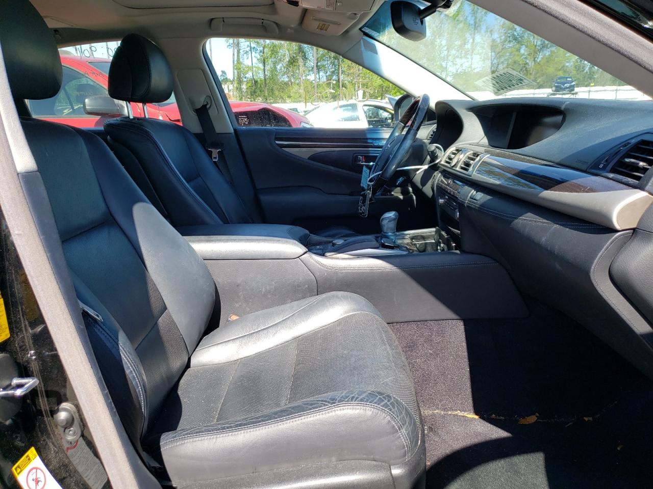 Photo 5 from auction – 2014 LEXUS LS 460 with VIN JTHBL5EF0E5132291