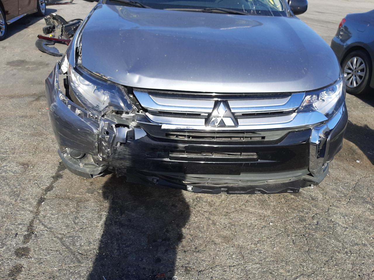 Photo 9 from auction – 2018 MITSUBISHI OUTLANDER with VIN JA4AD2A36JZ052804