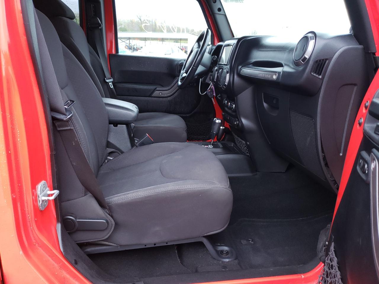 Photo 5 from auction – 2013 JEEP WRANGLER U with VIN 1C4BJWDG6DL642873