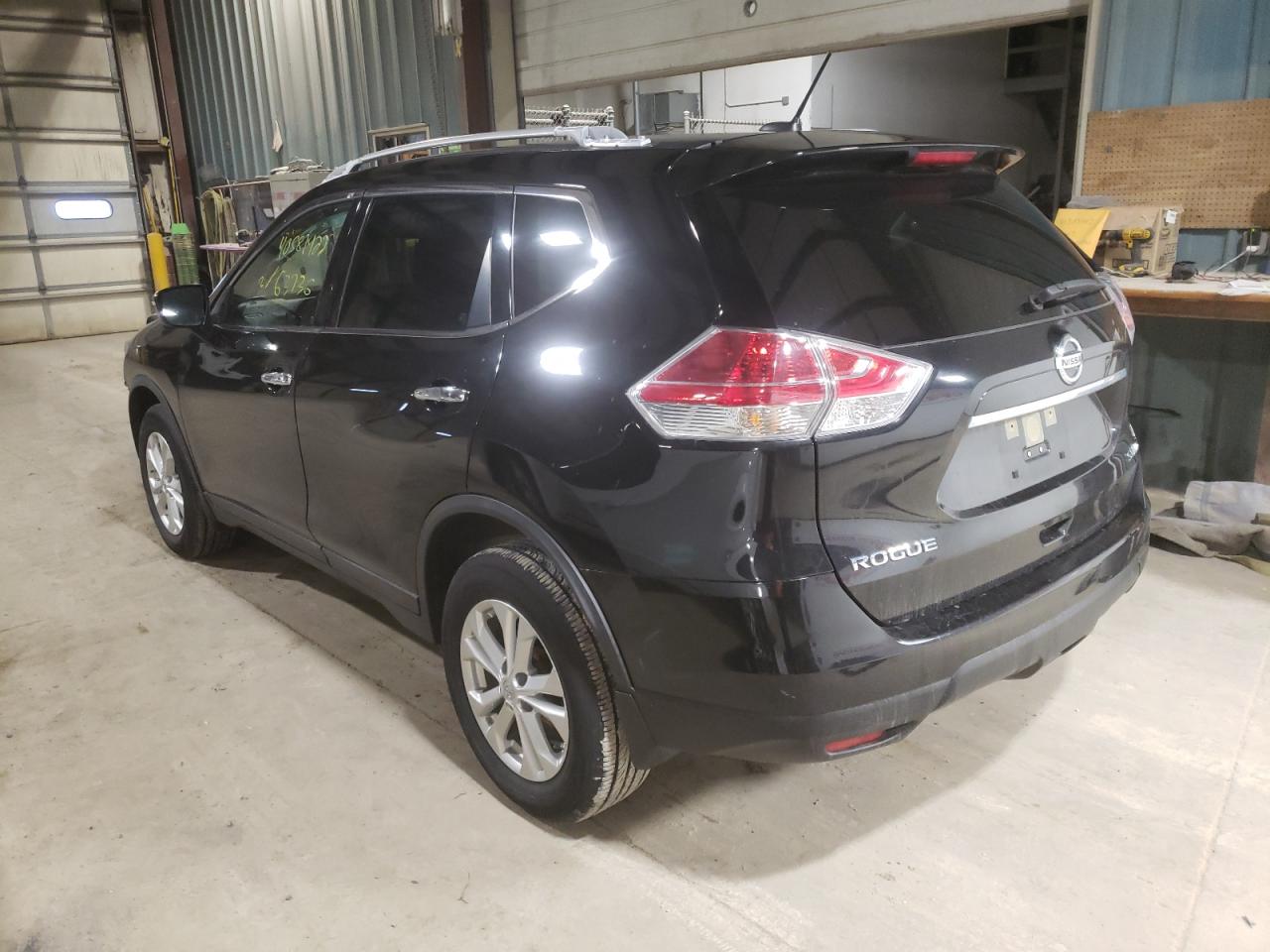 Photo 3 from auction – 2016 NISSAN ROGUE S with VIN JN8AT2MV7GW135677