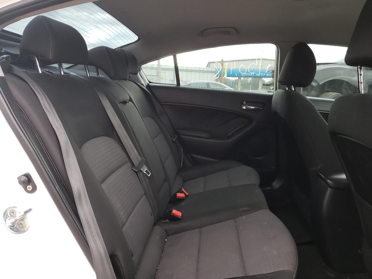 Photo 6 from auction – 2015 KIA FORTE LX with VIN KNAFX4A63F5321412