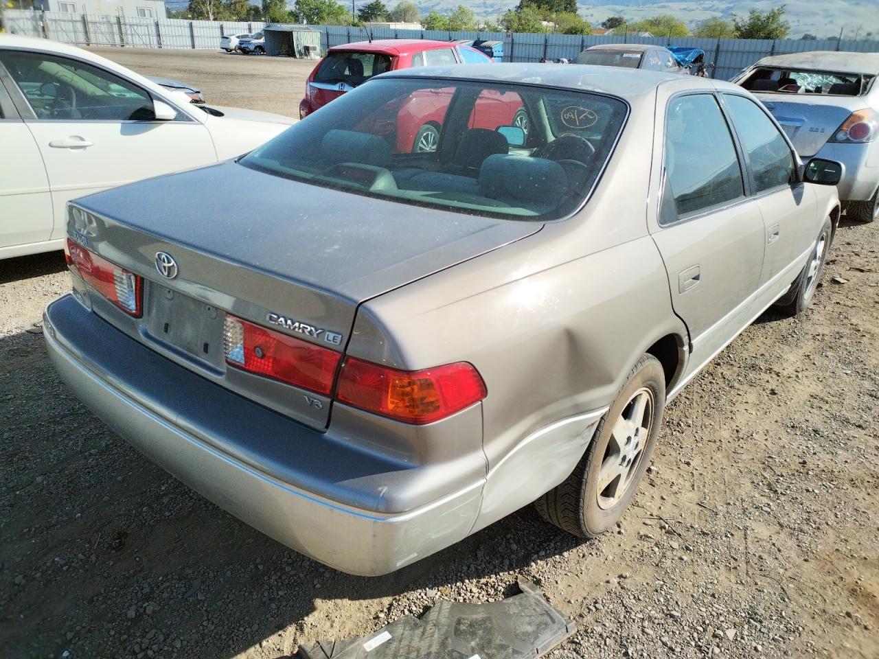 Photo 4 from auction – 2001 TOYOTA CAMRY CE with VIN JT2BF22K610300654