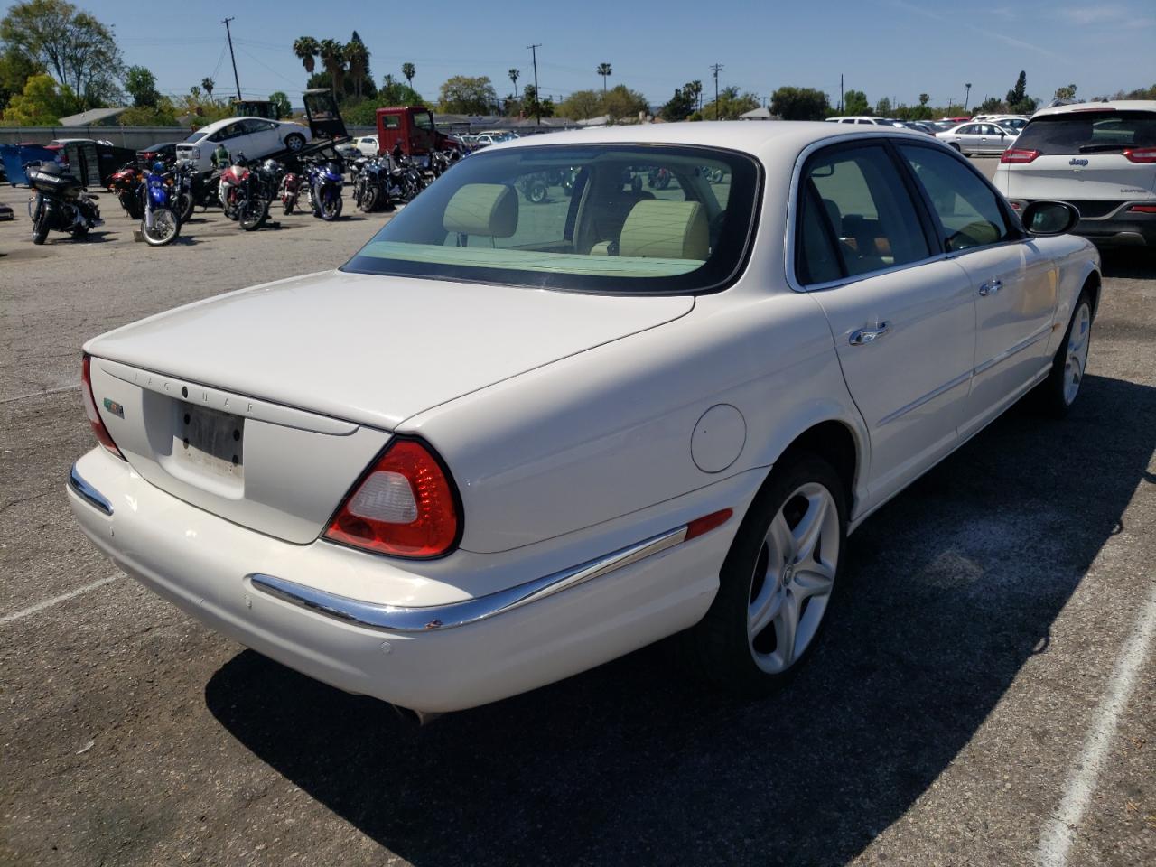 Photo 4 from auction – 2005 JAGUAR XJR with VIN SAJWA73B25TG37382