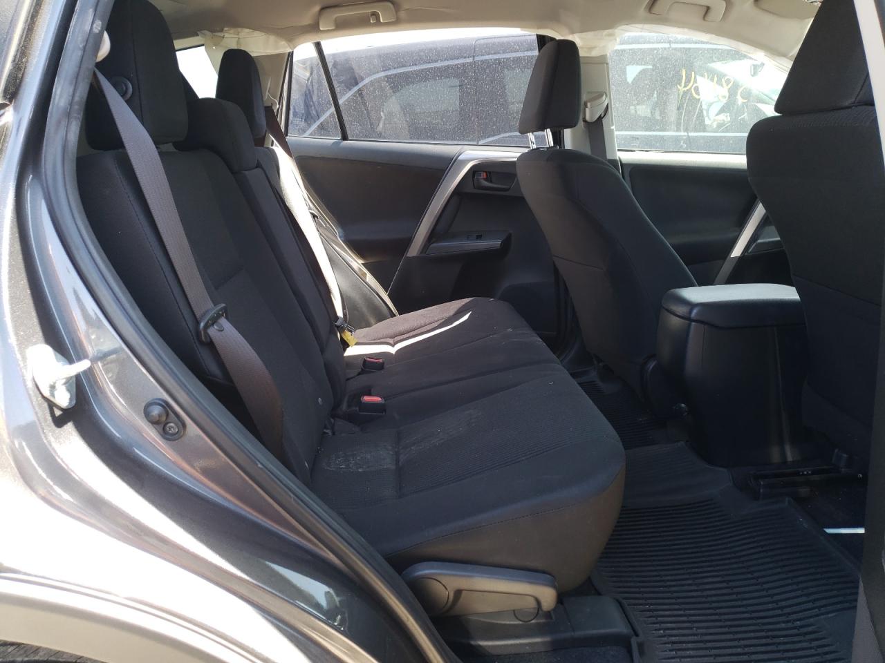 Photo 6 from auction – 2017 TOYOTA RAV4 LE with VIN JTMZFREV7HJ720996