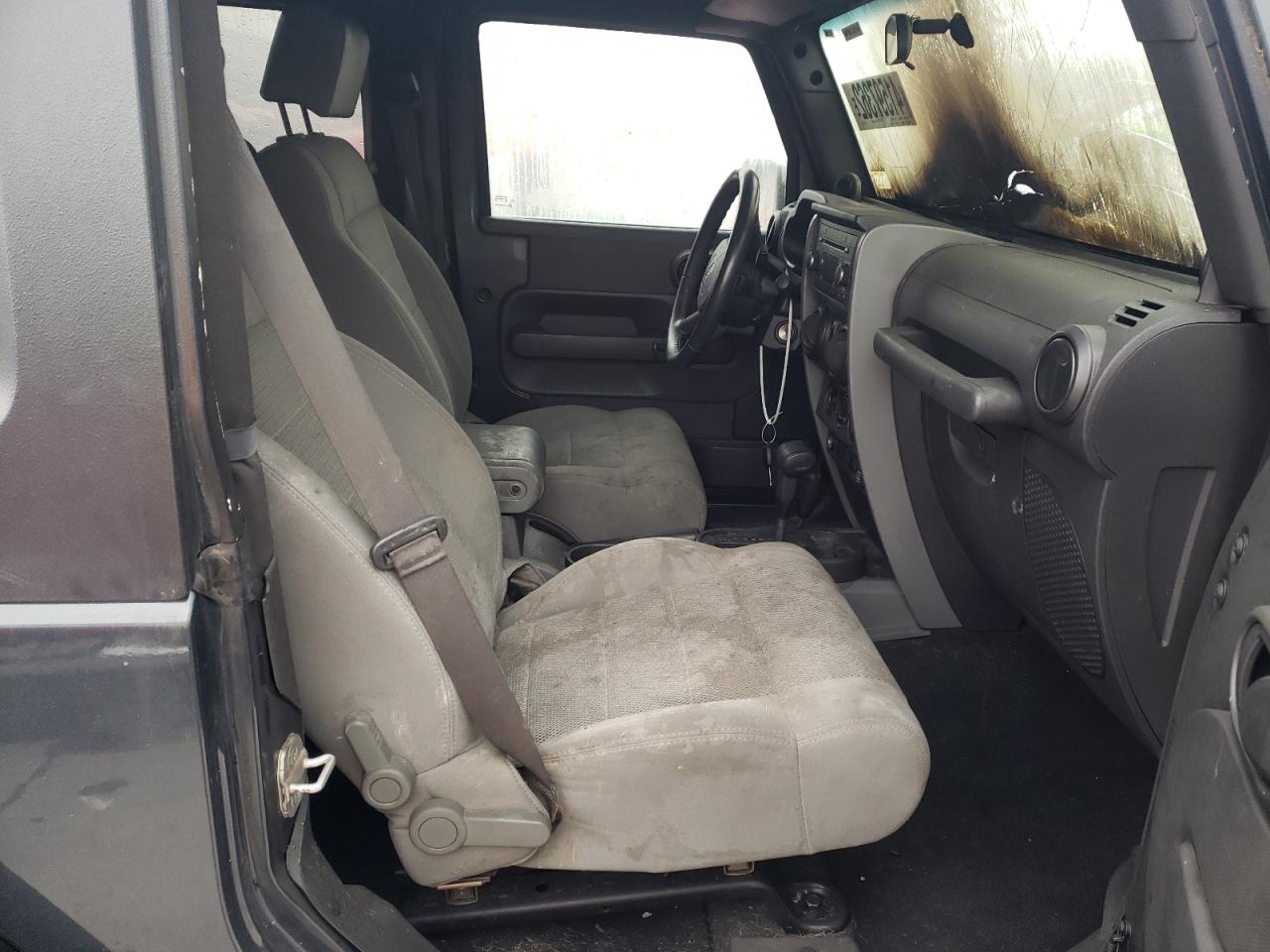 Photo 5 from auction – 2007 JEEP WRANGLER S with VIN 1J4FA54107L132914
