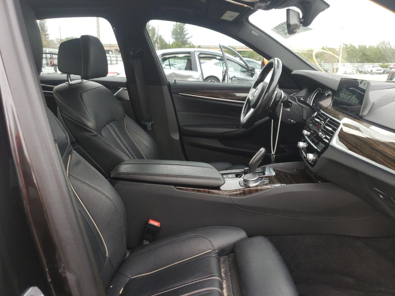 Photo 5 from auction – 2018 BMW 540 I with VIN WBAJE5C5XJG918225