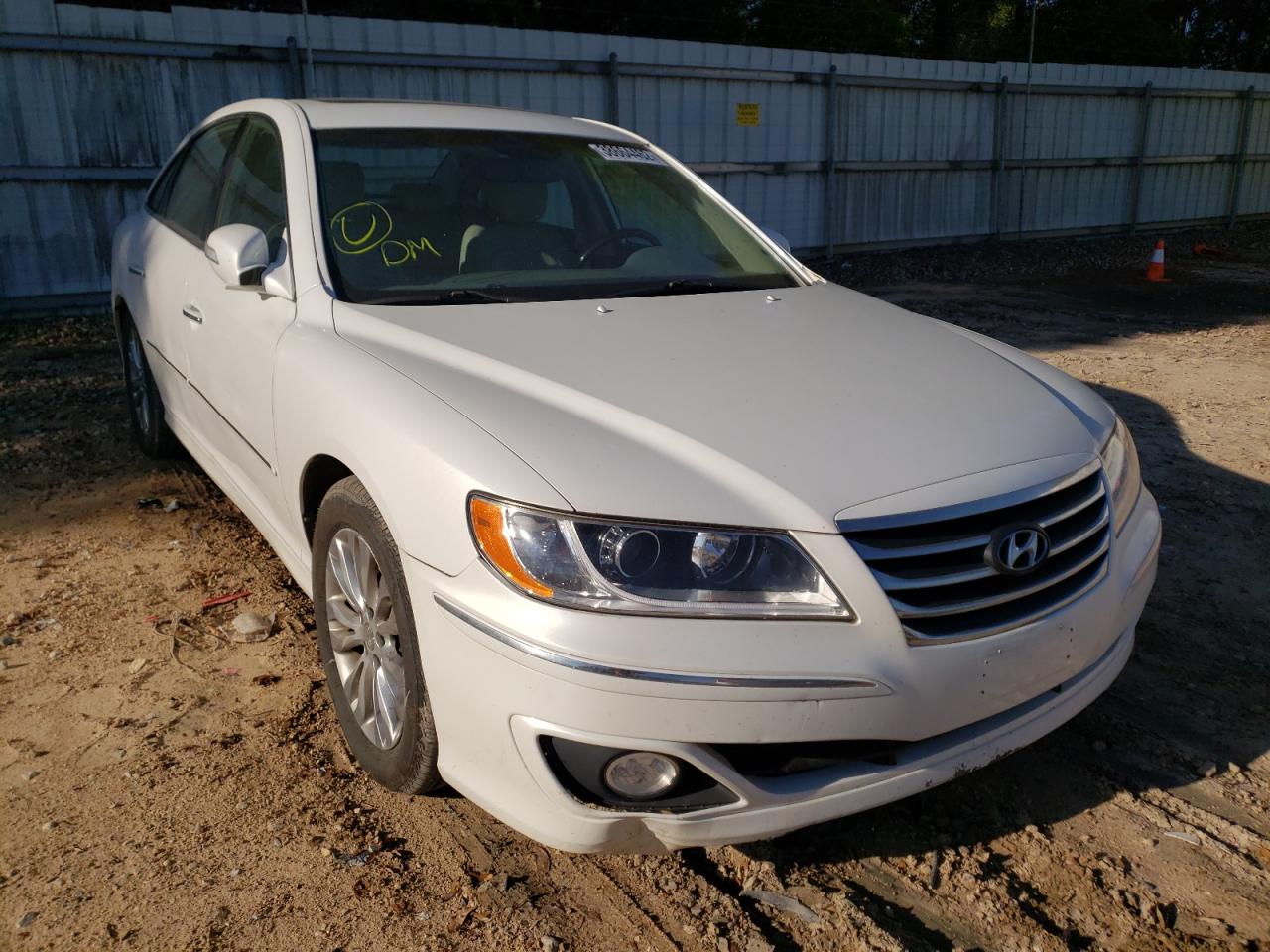HYUNDAI AZERA GLS 2011 with VIN KMHFC4DF4BA526048 - Photo from auction