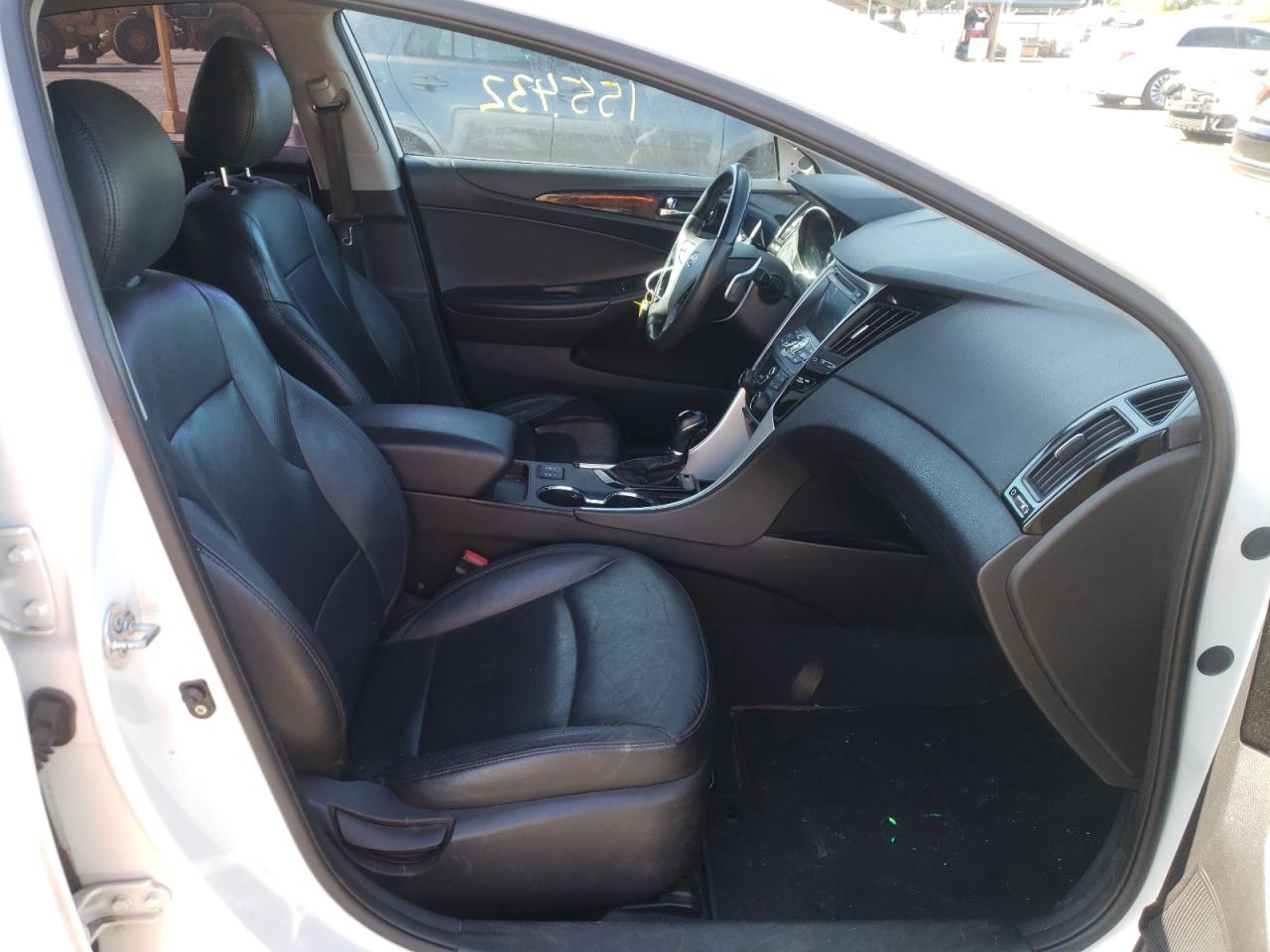Photo 5 from auction – 2011 HYUNDAI SONATA SE with VIN 5NPEC4AB9BH246894