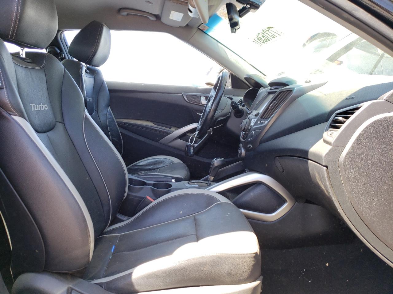 Photo 5 from auction – 2015 HYUNDAI VELOSTER T with VIN KMHTC6AE9FU233728