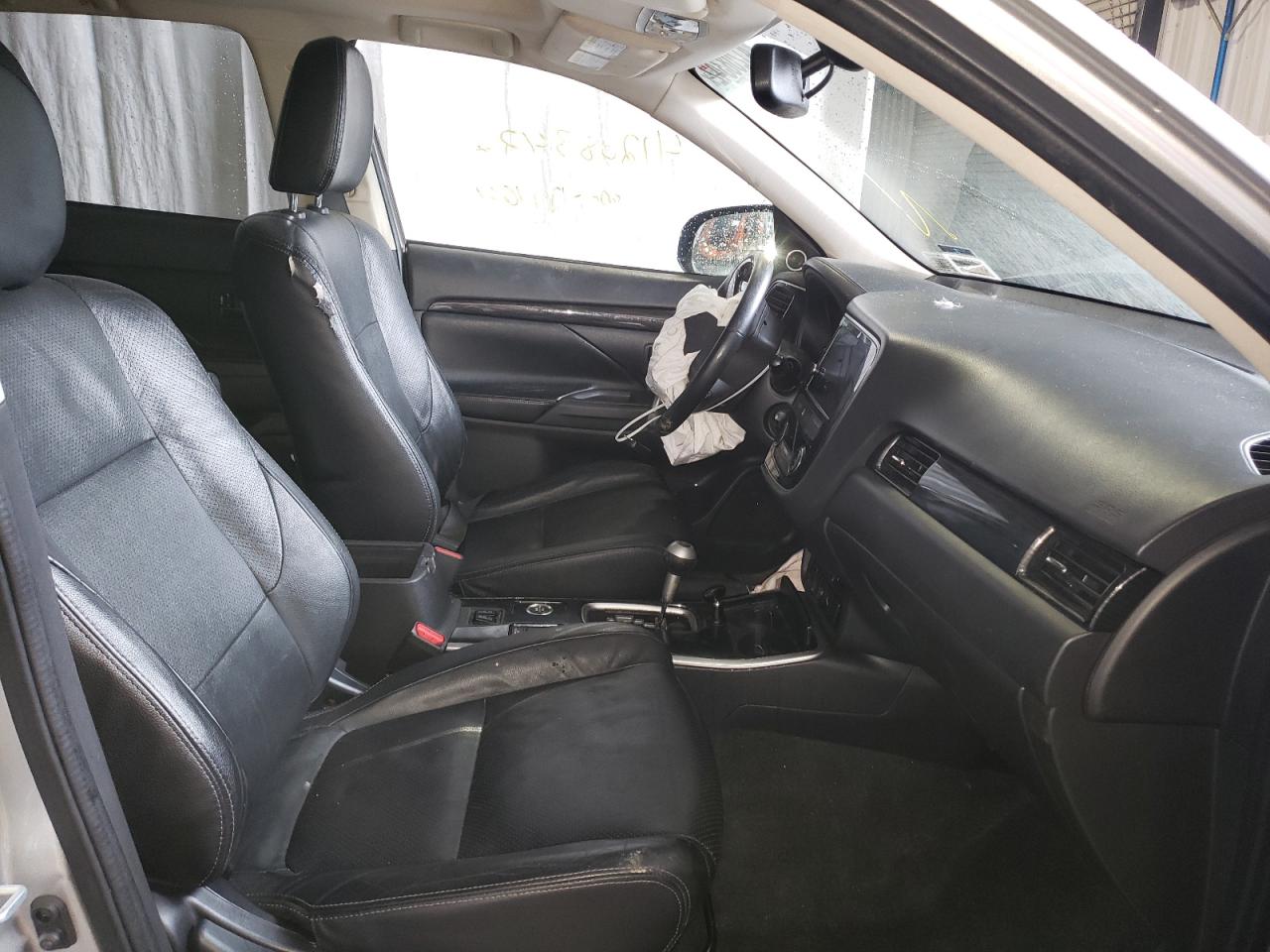 Photo 5 from auction – 2018 MITSUBISHI OUTLANDER with VIN JA4AZ3A35JZ045088