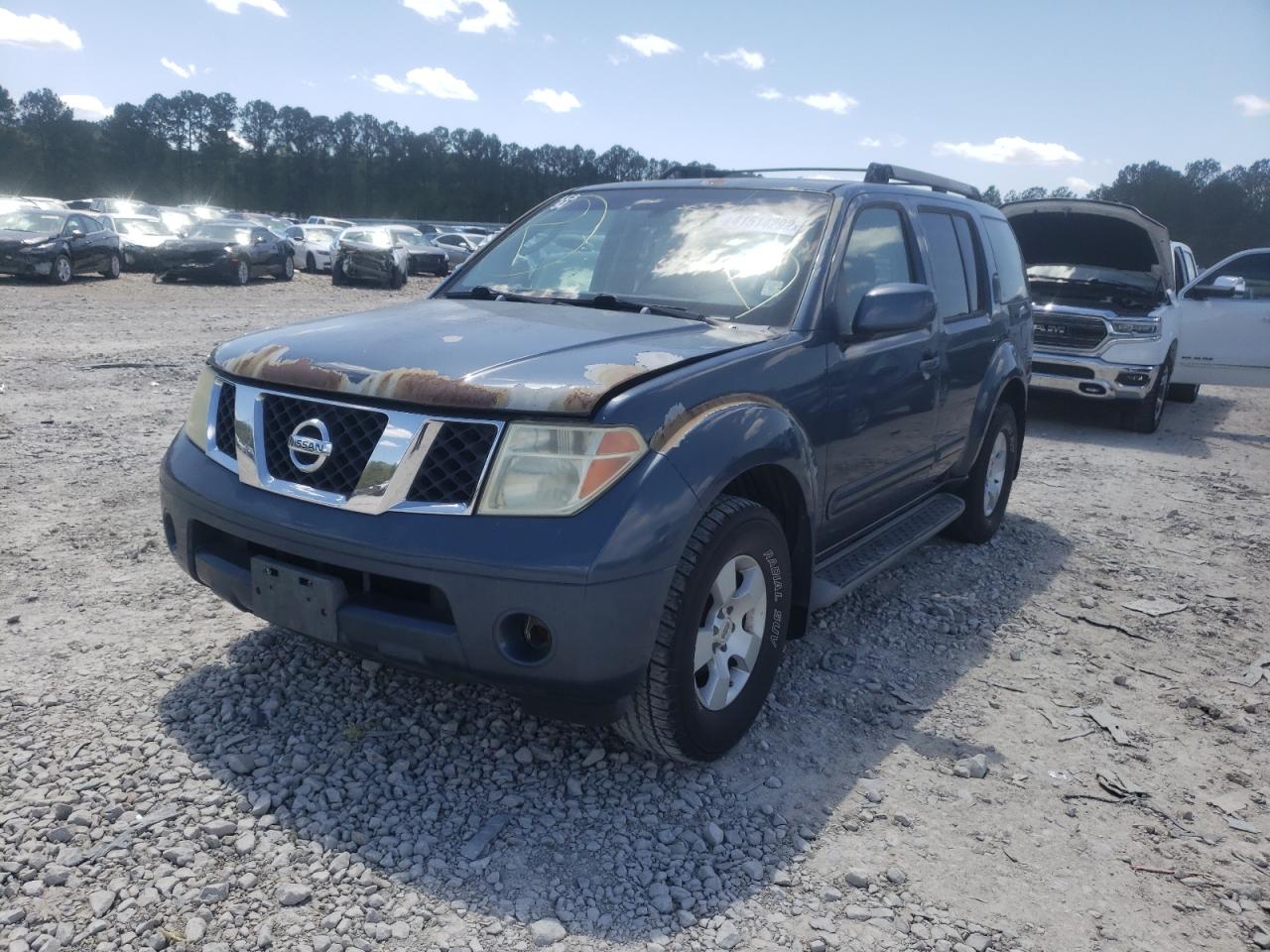 Photo 2 from auction – 2005 NISSAN PATHFINDER with VIN 5N1AR18U35C779211