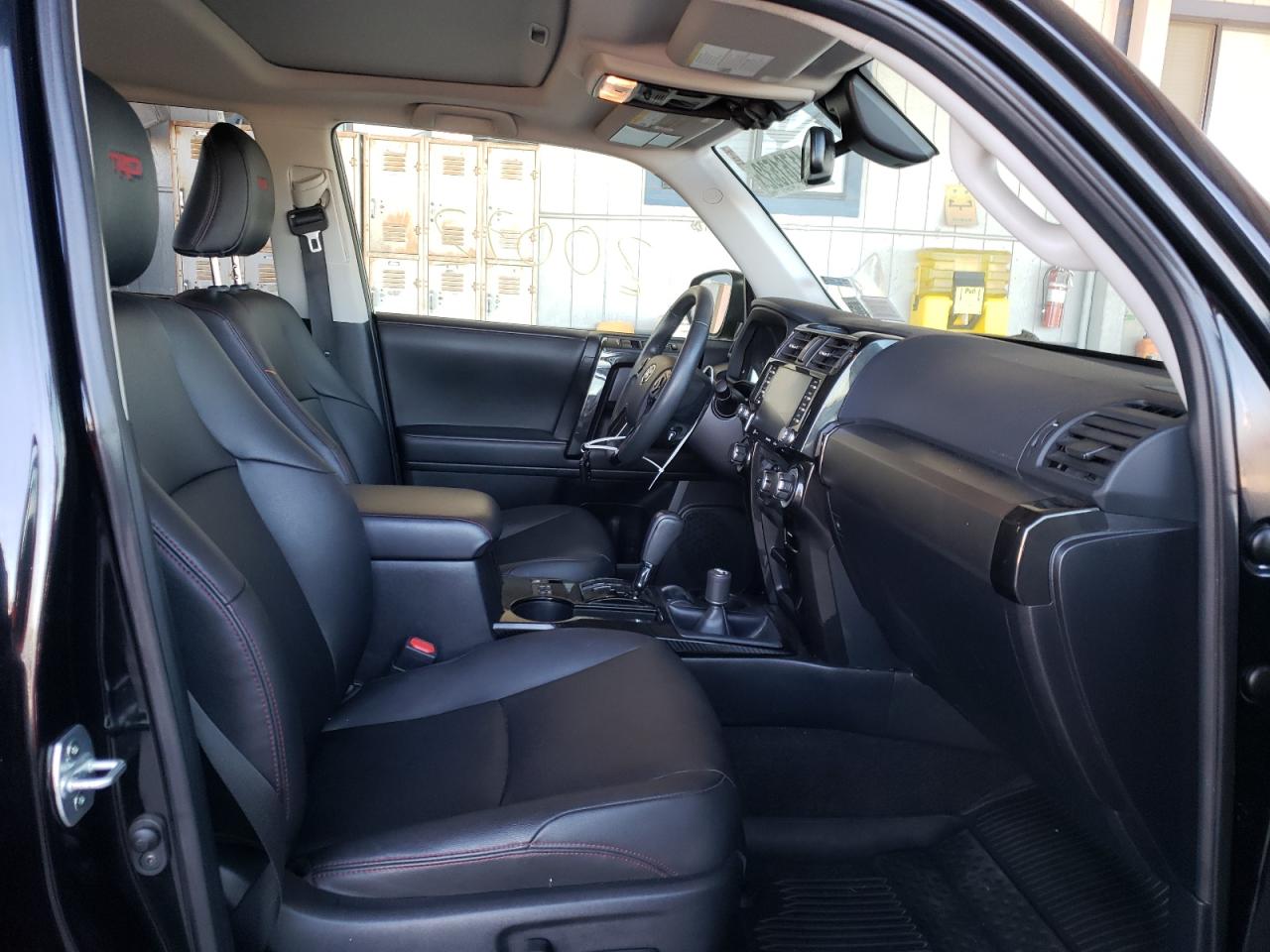 Photo 5 from auction – 2020 TOYOTA 4RUNNER SR with VIN JTEBU5JR2L5785678