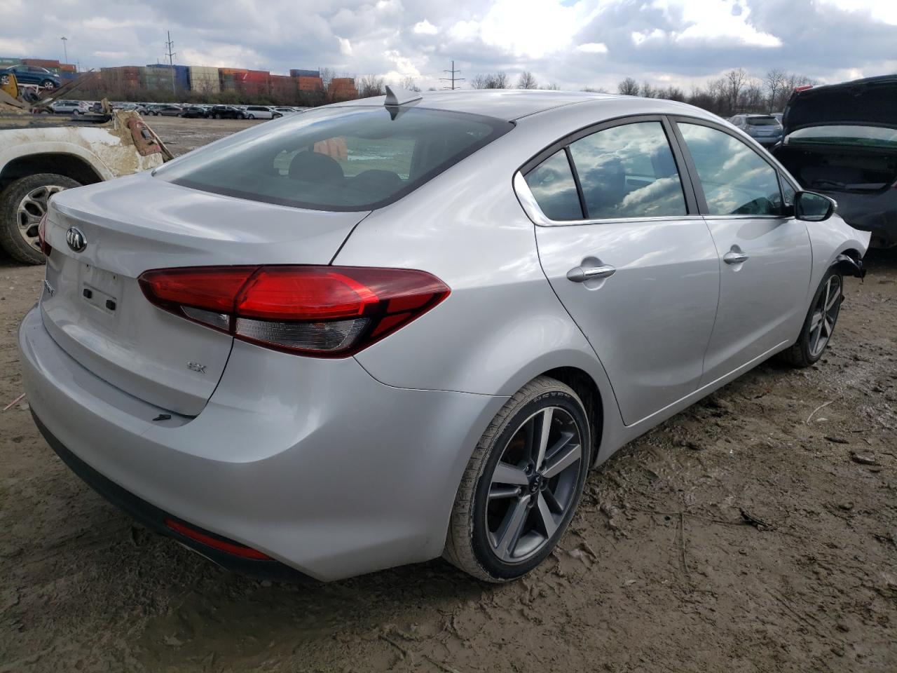Photo 4 from auction – 2017 KIA FORTE EX with VIN 3KPFN4A86HE005021
