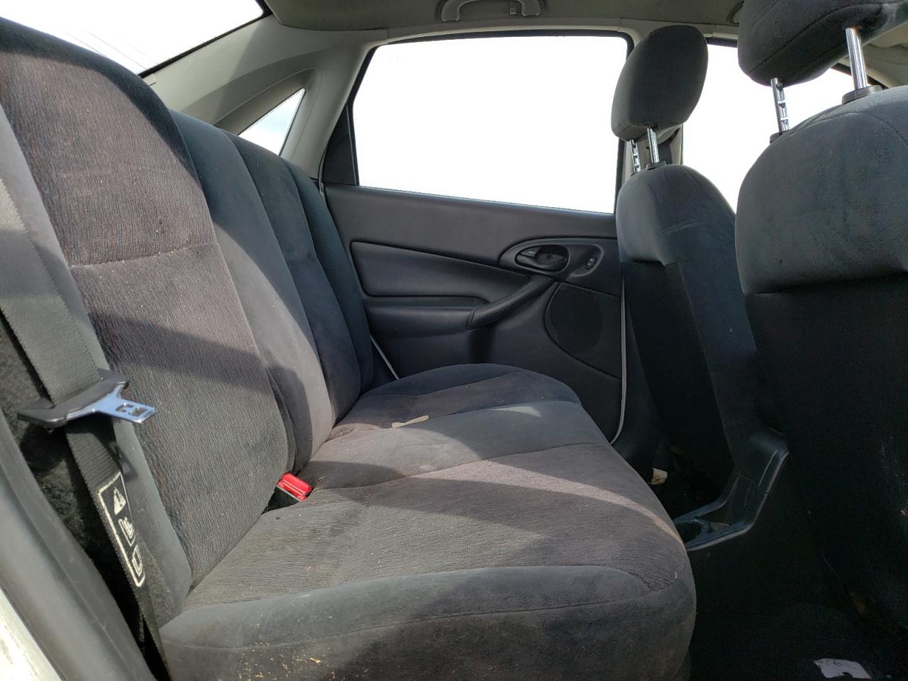 Photo 6 from auction – 2000 FORD FOCUS SE with VIN 1FAFP3432YW417453