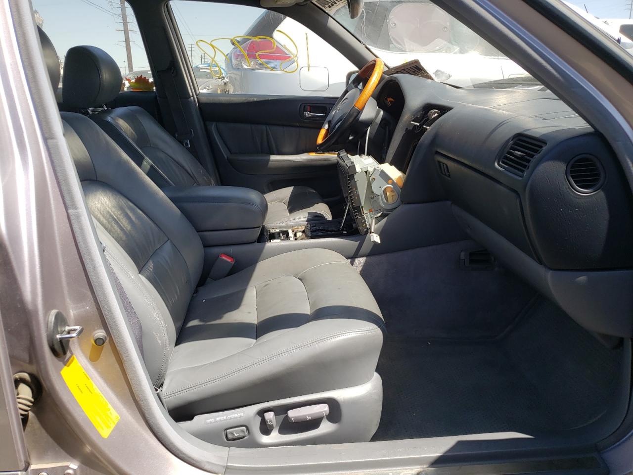 Фото 5 с аукциона – 1999 LEXUS LS400 с VIN JT8BH28F2X0154904
