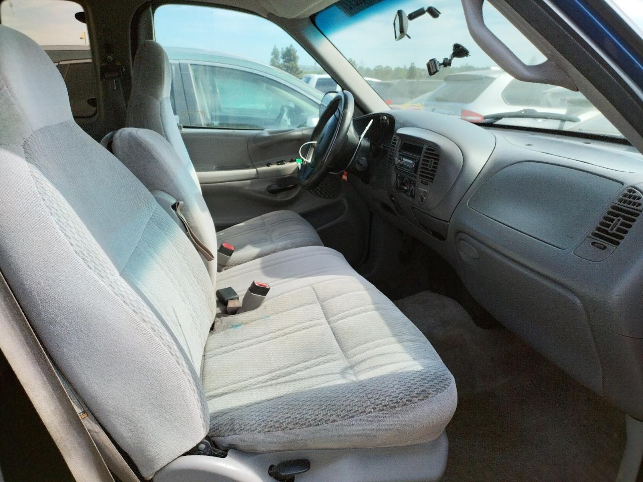 Photo 5 from auction – 1997 FORD F150 with VIN 1FTDX07W4VKB51328
