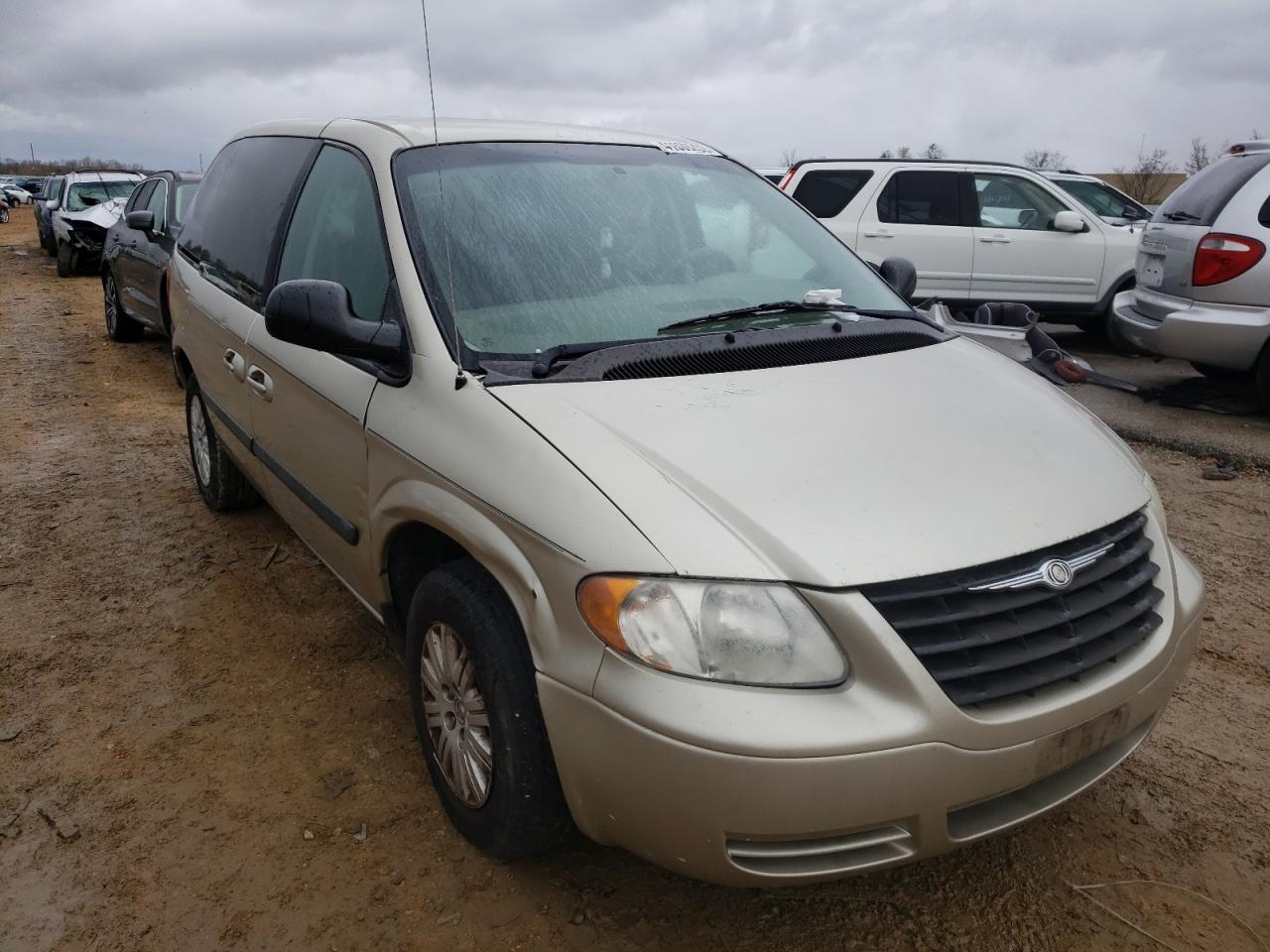 Photo 9 from auction – 2005 CHRYSLER TOWN & COU with VIN 1C4GP45R25B216730