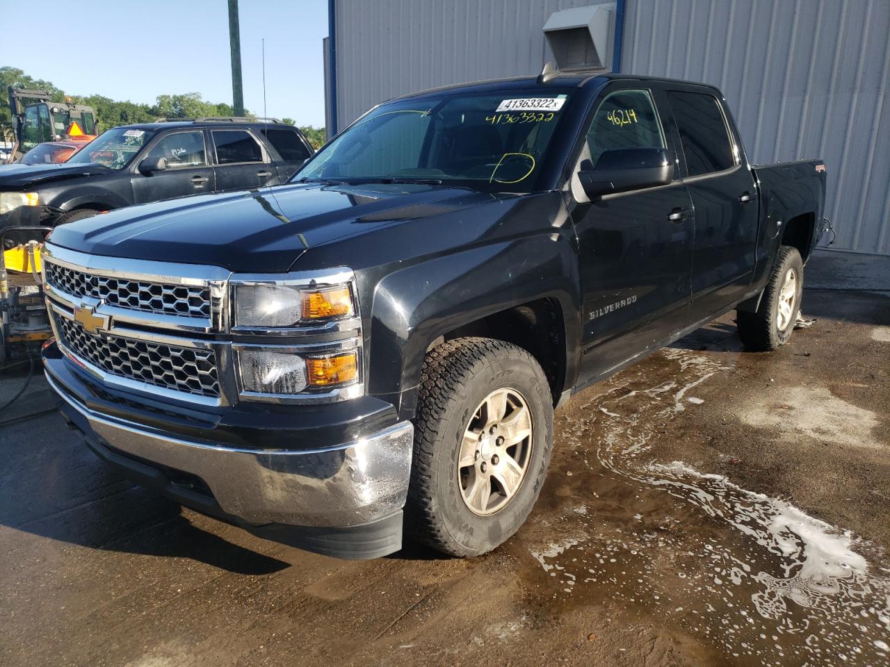 Photo 2 from auction – 2015 CHEVROLET SILVERADO with VIN 3GCUKREC6FG109196