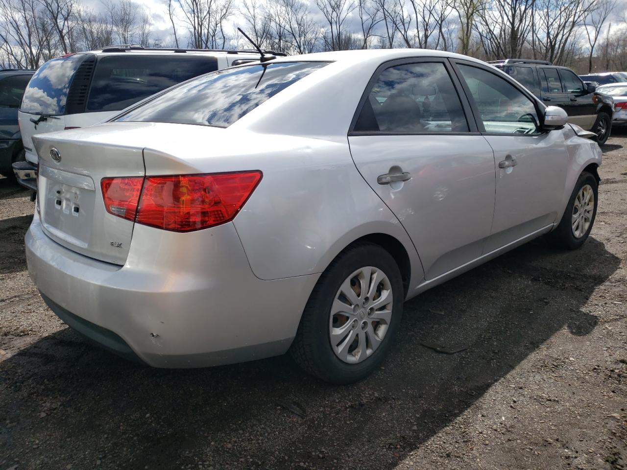 Photo 4 from auction – 2010 KIA FORTE EX with VIN KNAFU4A22A5242716