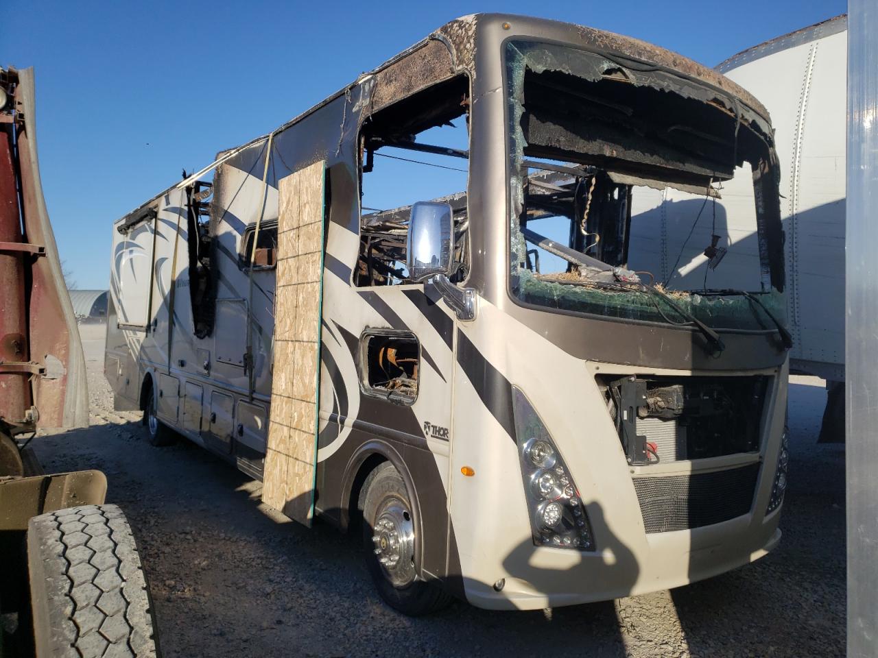 Photo 1 from auction – 2019 FORD F53 with VIN 1F66F5DY8J0A15226