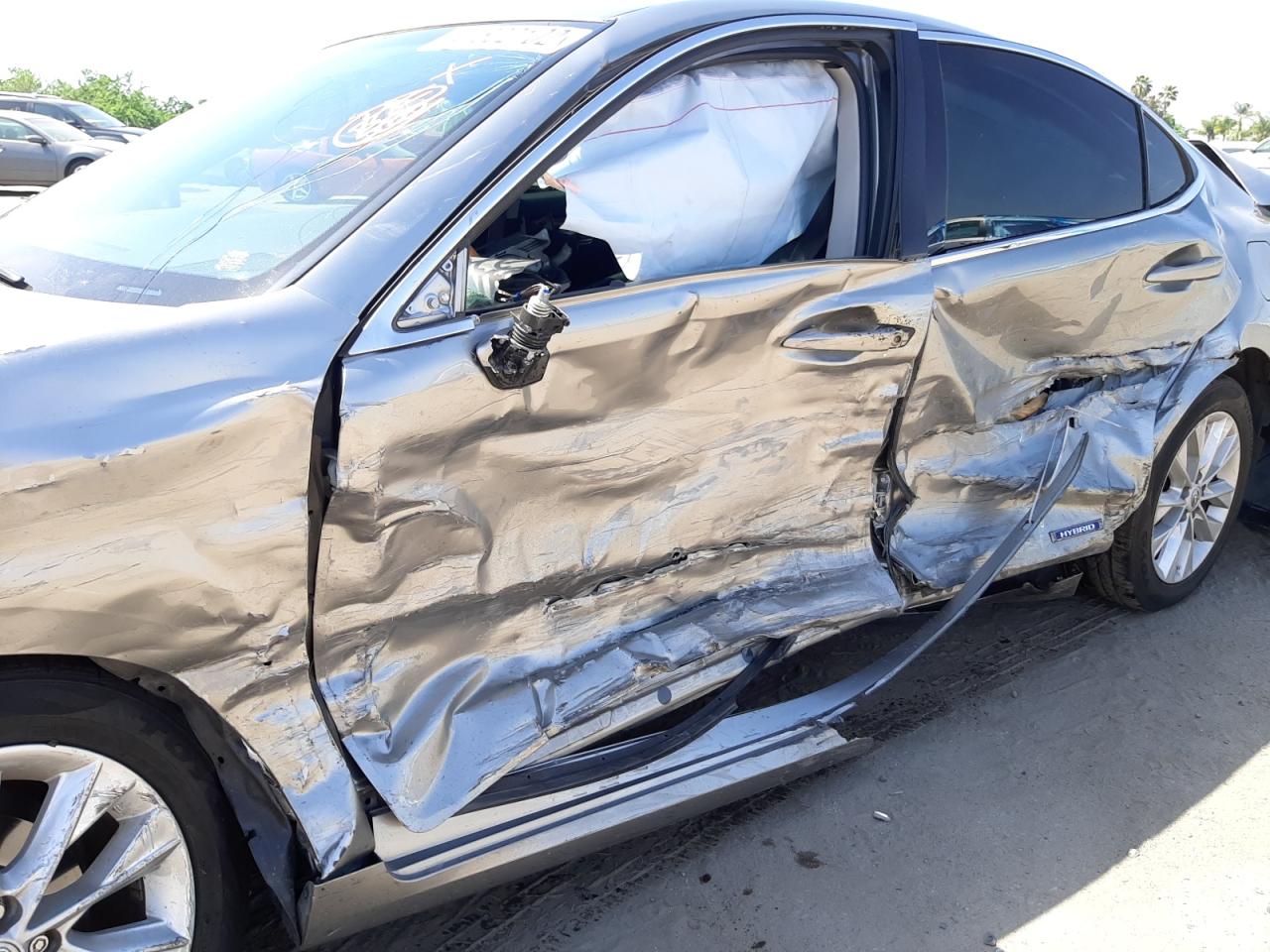 Photo 9 from auction – 2015 LEXUS ES 300H with VIN JTHBW1GGXF2082606