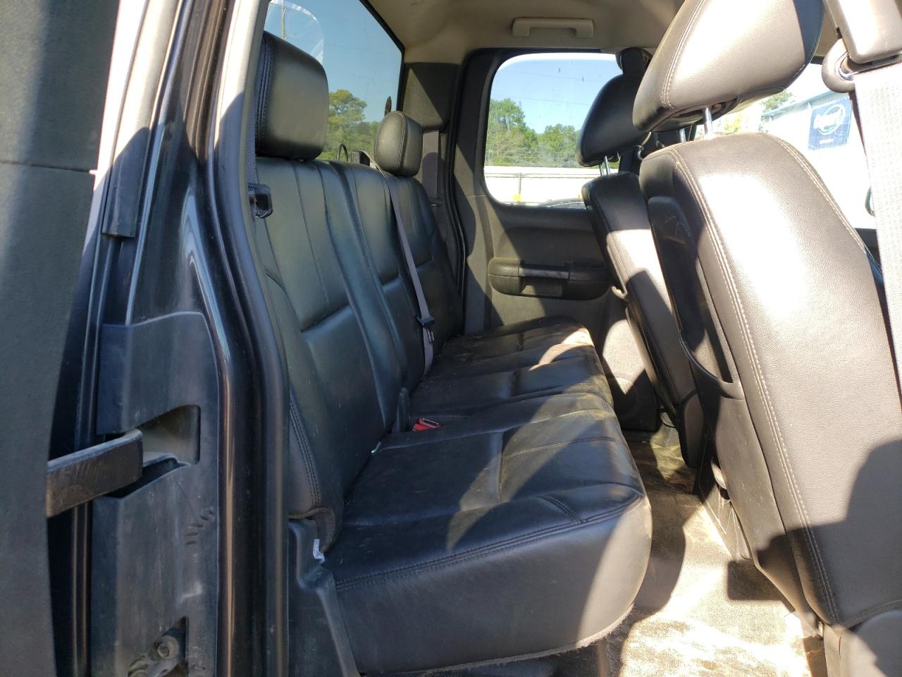 Photo 6 from auction – 2011 CHEVROLET SILVERADO with VIN 1GC2KXC85BZ204563