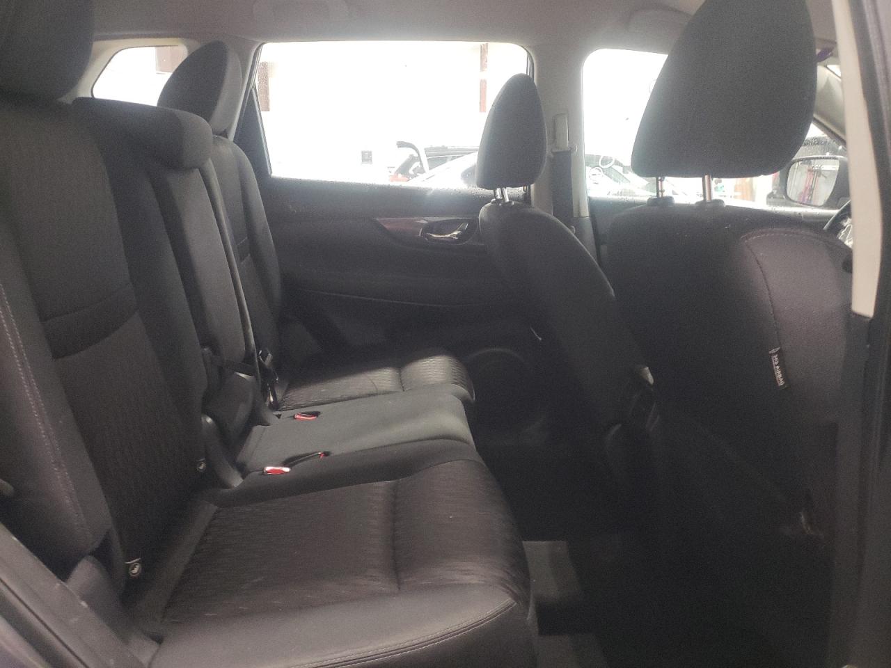 Photo 6 from auction – 2017 NISSAN ROGUE S with VIN KNMAT2MV0HP555658