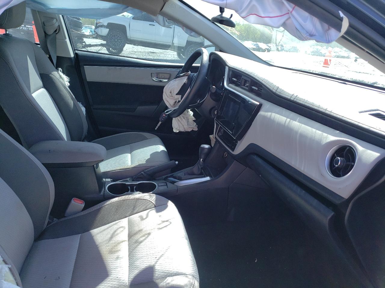 Photo 5 from auction – 2018 TOYOTA COROLLA L with VIN 2T1BURHE7JC966287