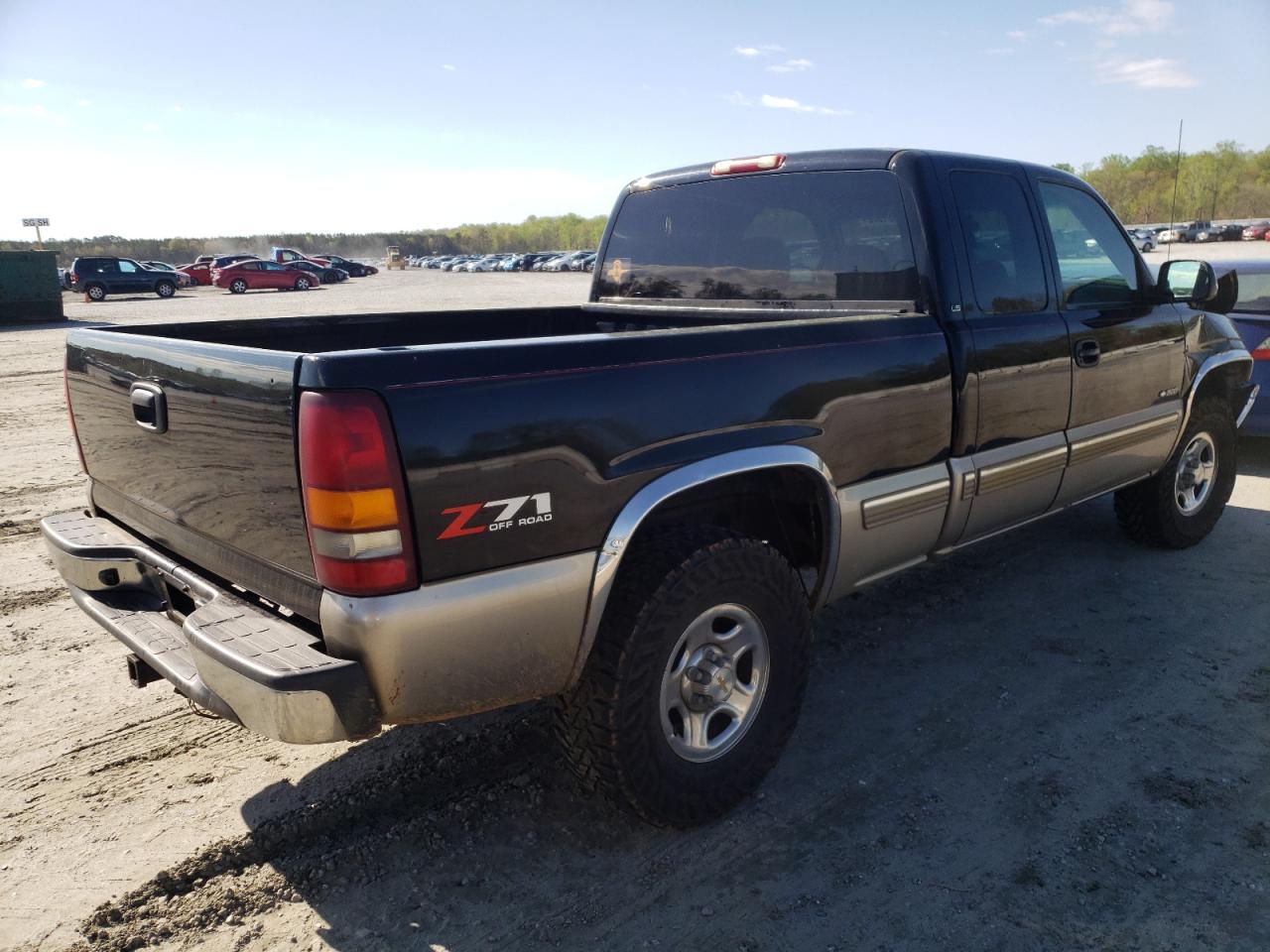 Photo 4 from auction – 2001 CHEVROLET SILVERADO with VIN 2GCEK19T711397599