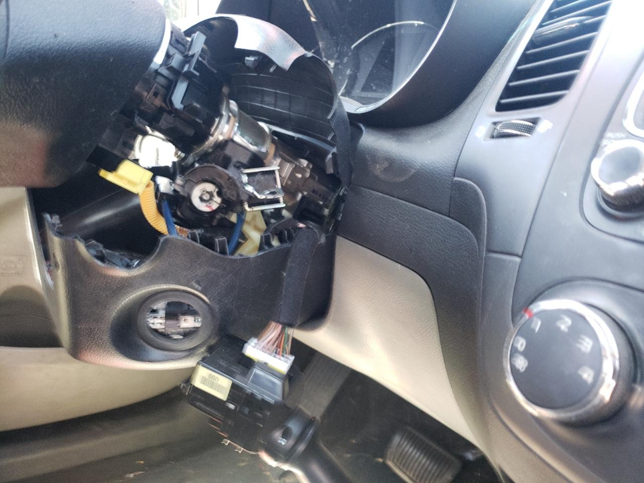 Photo 9 from auction – 2015 KIA FORTE LX with VIN KNAFX4A61F5378448