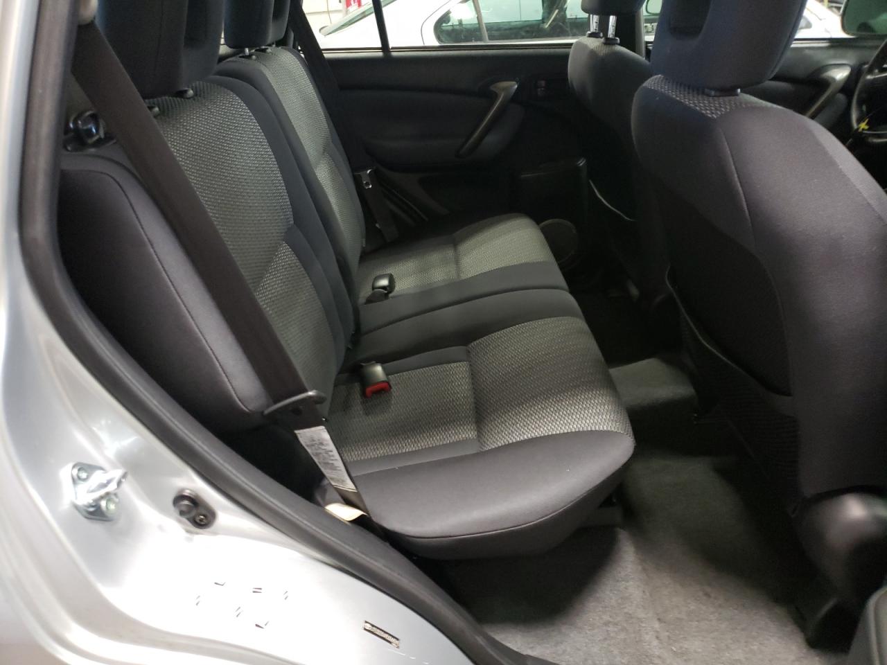 Zdjęcie 6 z aukcji – 2005 TOYOTA RAV4 z VIN JTEGD20V450068945