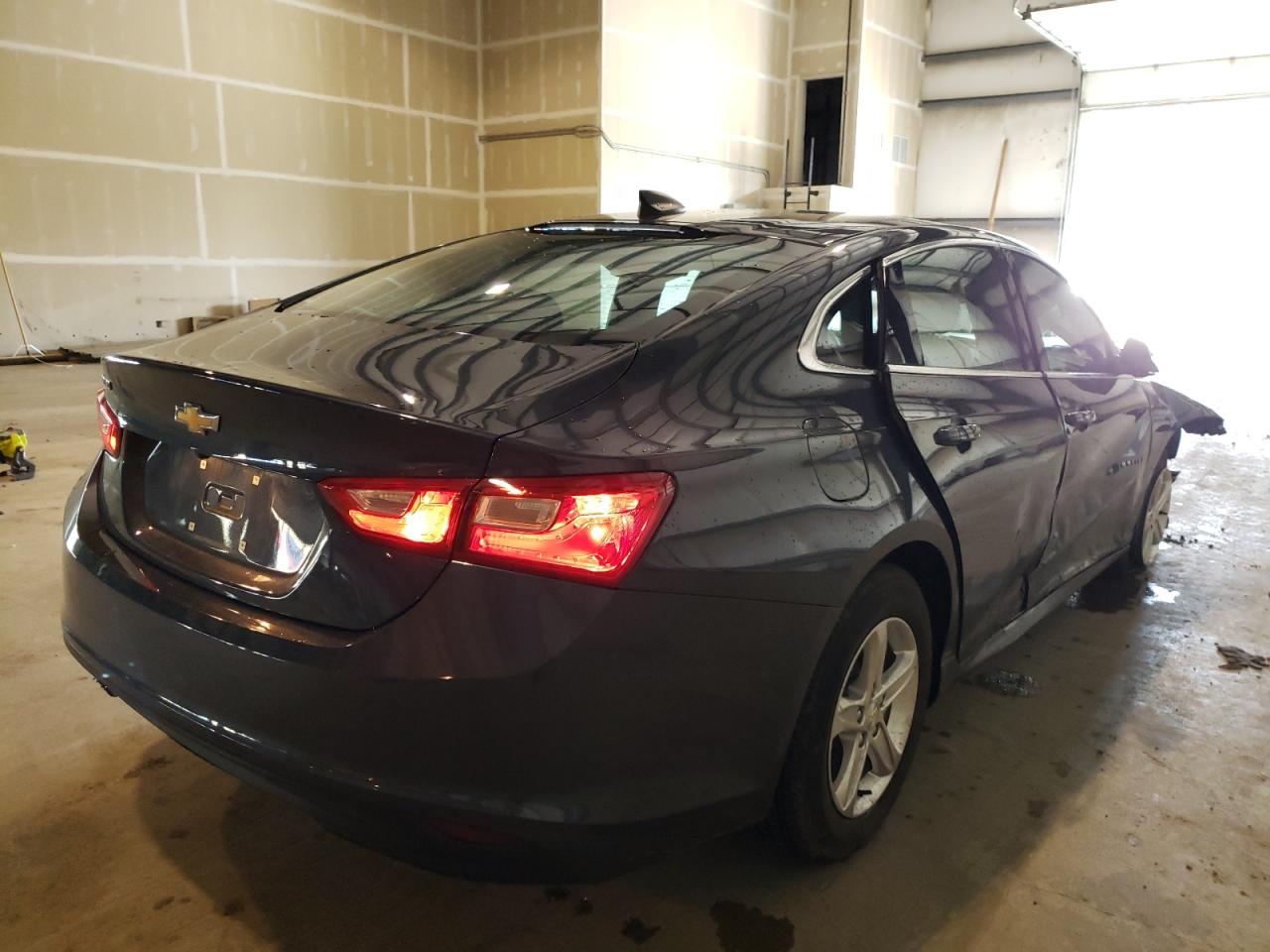 Photo 4 from auction – 2021 CHEVROLET MALIBU LS with VIN 1G1ZB5ST3MF045502