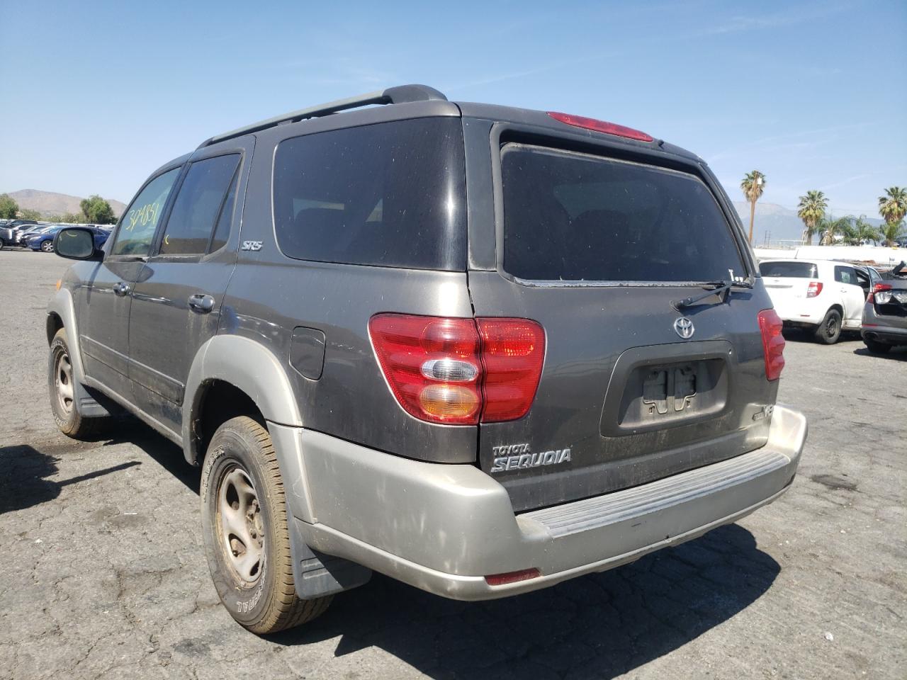 Photo 3 from auction – 2004 TOYOTA SEQUOIA SR with VIN 5TDZT34A24S235196