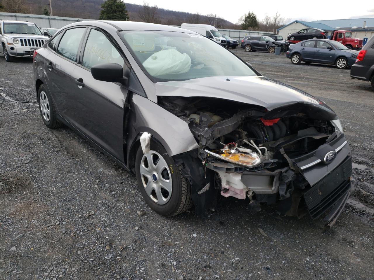 FORD FOCUS S 2014 with VIN 1FADP3E22EL449619 - Photo from auction