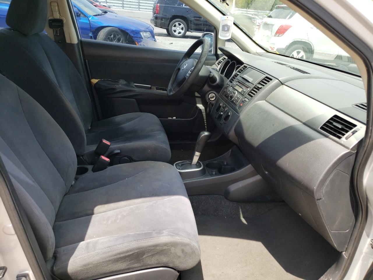 Photo 5 from auction – 2009 NISSAN VERSA S with VIN 3N1BC11E59L444767