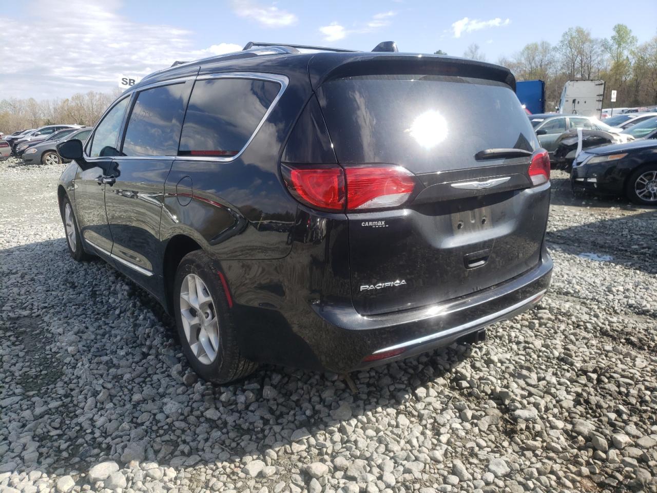 Photo 3 from auction – 2017 CHRYSLER PACIFICA T with VIN 2C4RC1EG5HR736055