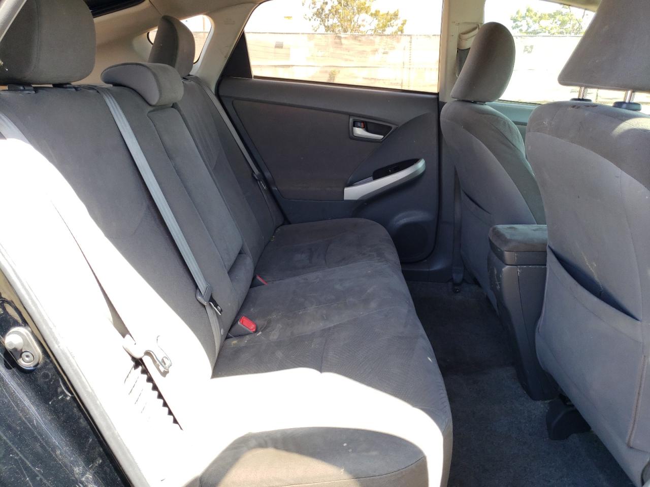 Photo 6 from auction – 2011 TOYOTA PRIUS with VIN JTDKN3DU9B1461171