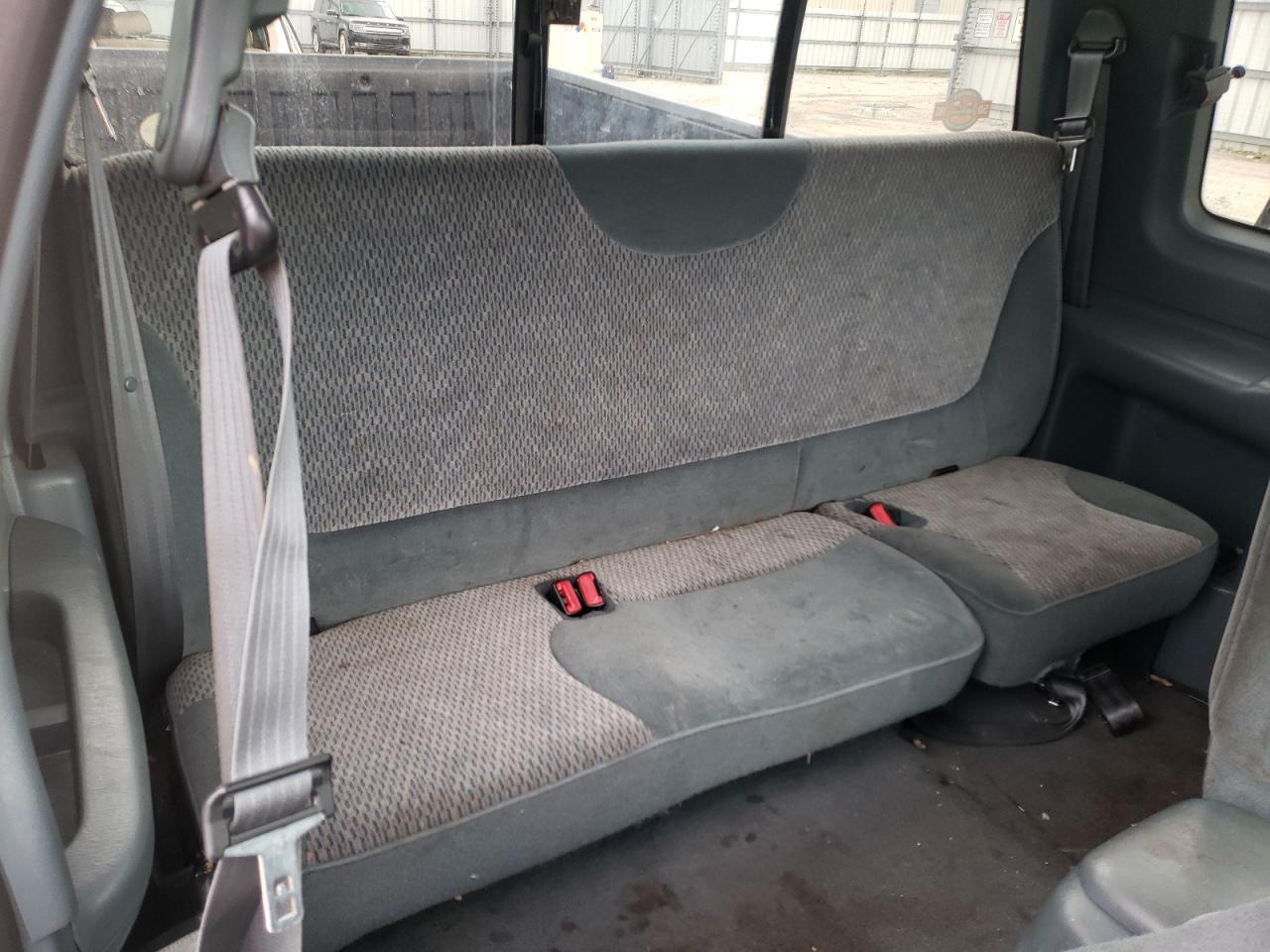 Photo 6 from auction – 1998 FORD F150 with VIN 1FTRX18L3WNB24119